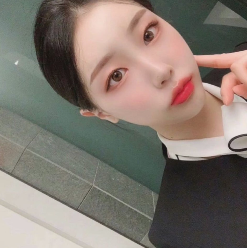 고혜지 세미정장 샷 고혜지 세미정장 샷